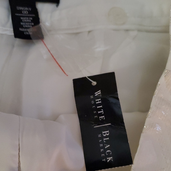 White House Black Market Geometric White Shorts - Picture 6 of 7